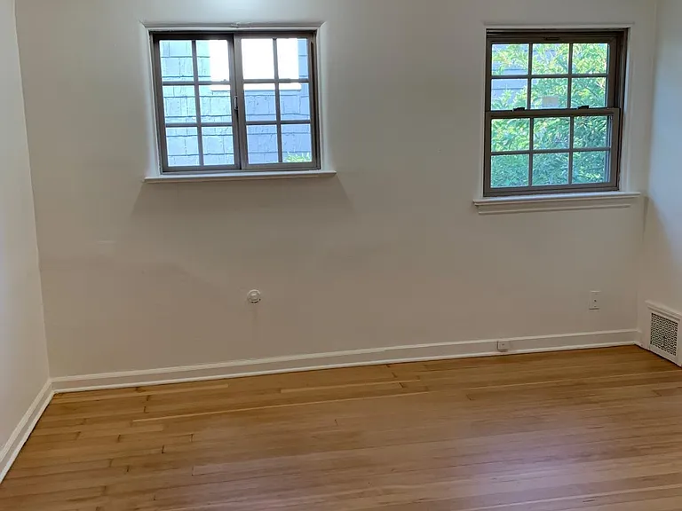5009 16th Ave NE — Photo 10