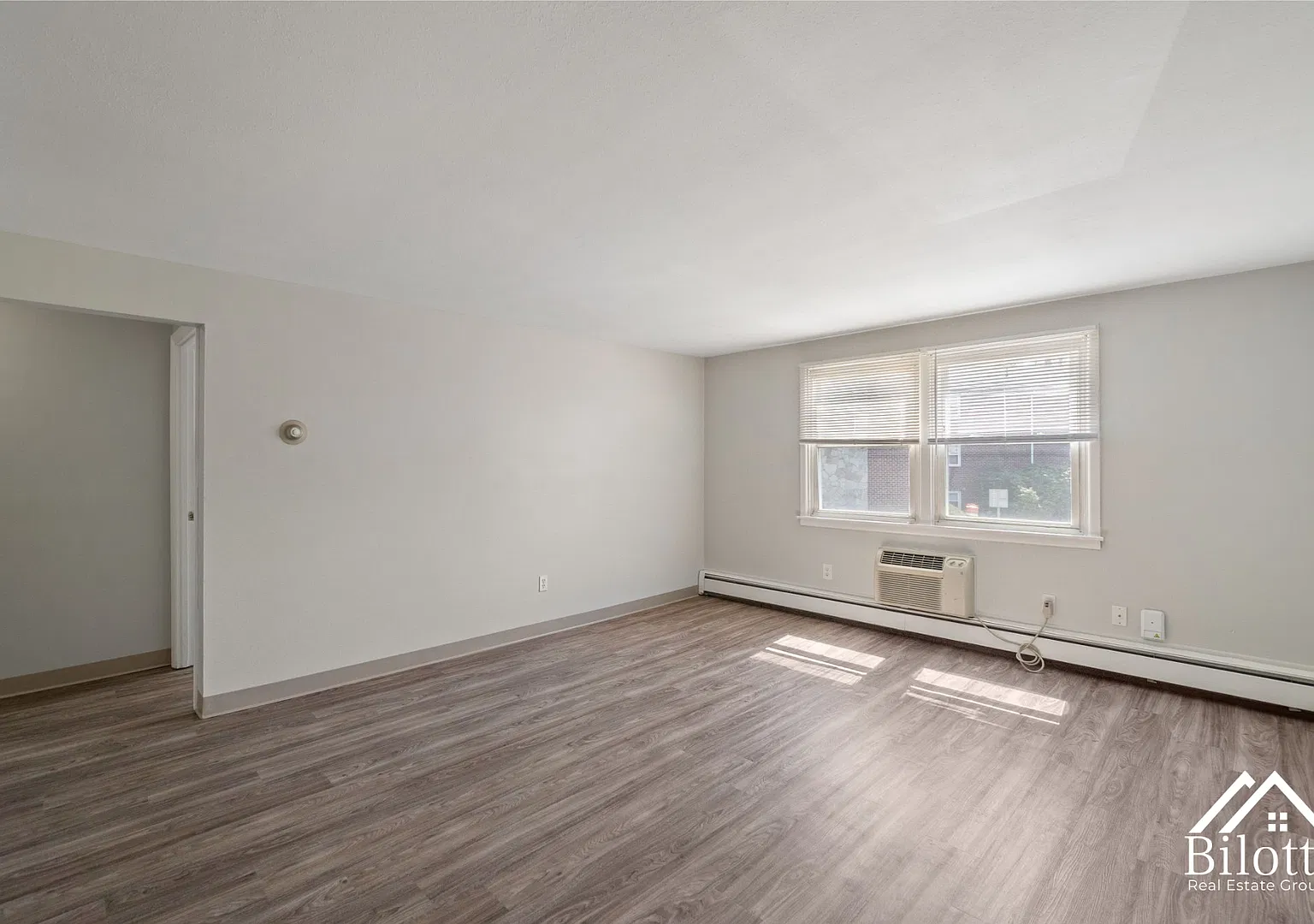 Hillside Terrace Apartments — Photo 3