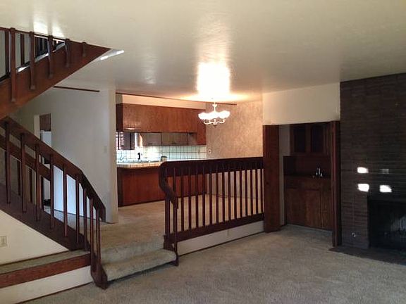 2nd image of 10997 Ascot Dr