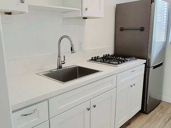 5th image of 4045 Slauson Ave #21
