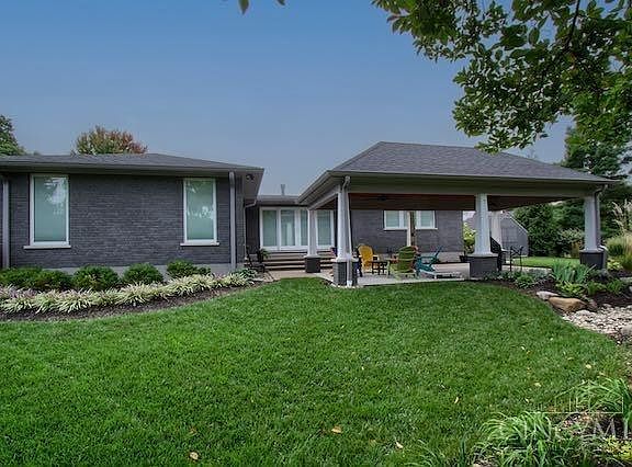 3rd image of 7619 Loannes Ct