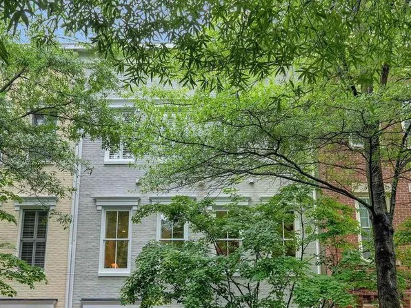 714 Bracey Ln, Alexandria, VA 22314