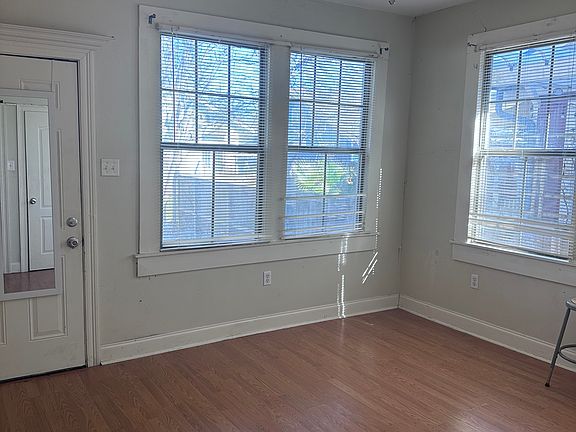 3rd image of 4749 Music St
