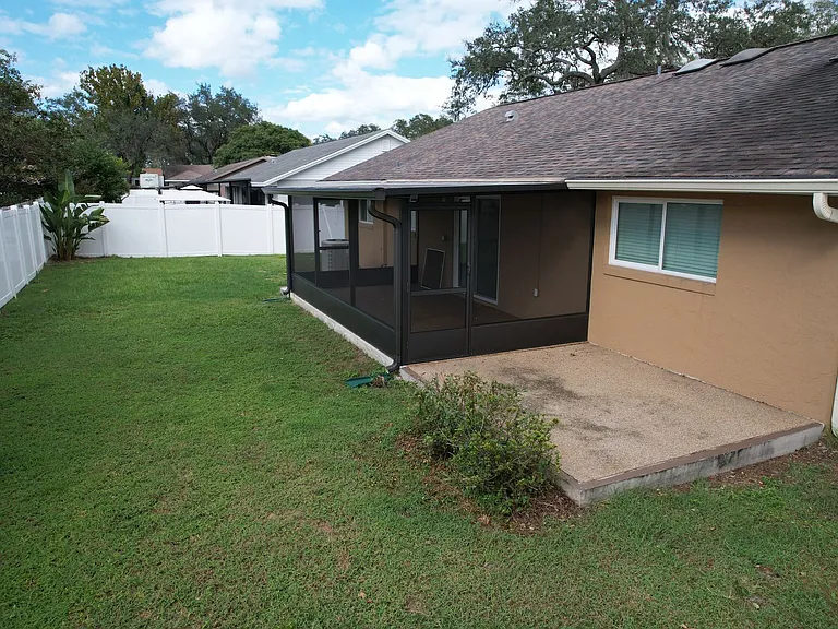210 Foxwood Dr — Photo 26