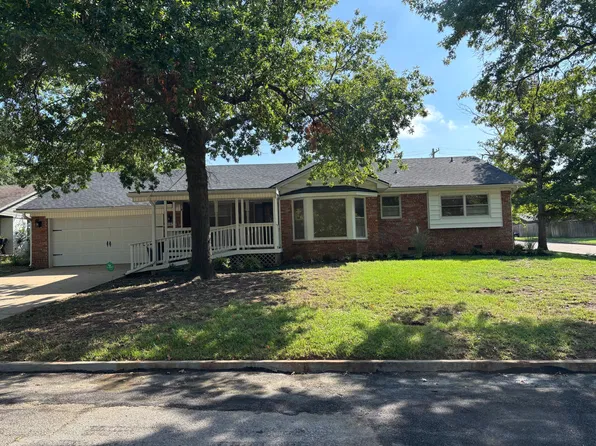 5879 S Quebec Ave, Tulsa, OK 74135