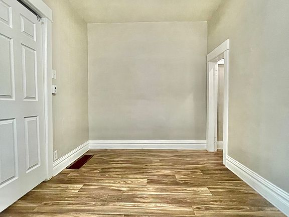 5th image of 1453 S Clarkson St