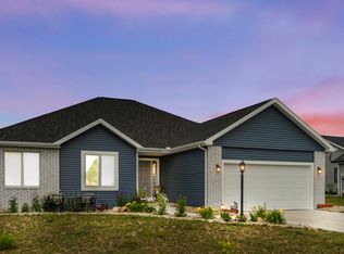 705 Grand Teton Pl, Ligonier, IN 46767