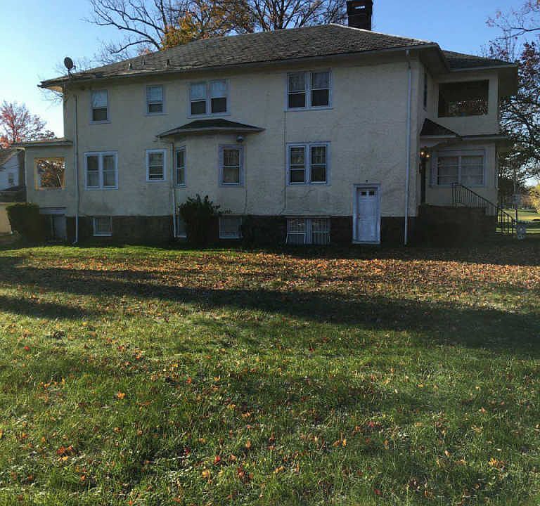 2nd image of 3101 Hillsdale Rd