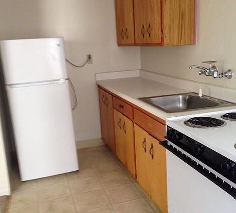3rd image of 1620 P St APT 18