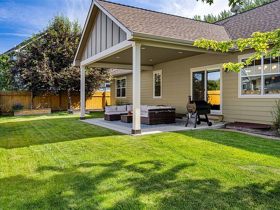 2nd image of 2719 Emery Pl