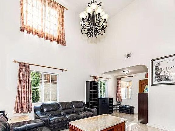 4th image of 2208 Cathryn Dr
