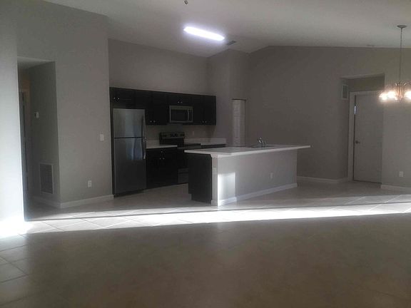 5th image of 1316 SW Babcock Ave