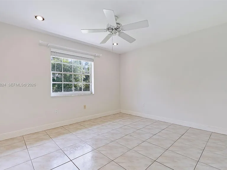 16035 SW 173rd Ave — Photo 12