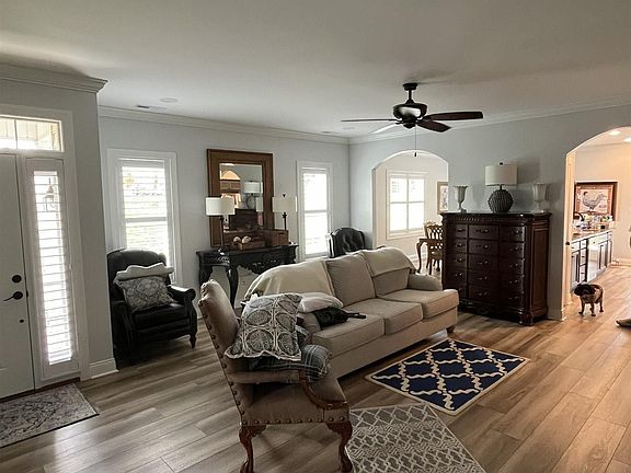 2nd image of 355 Villa Ridge Dr