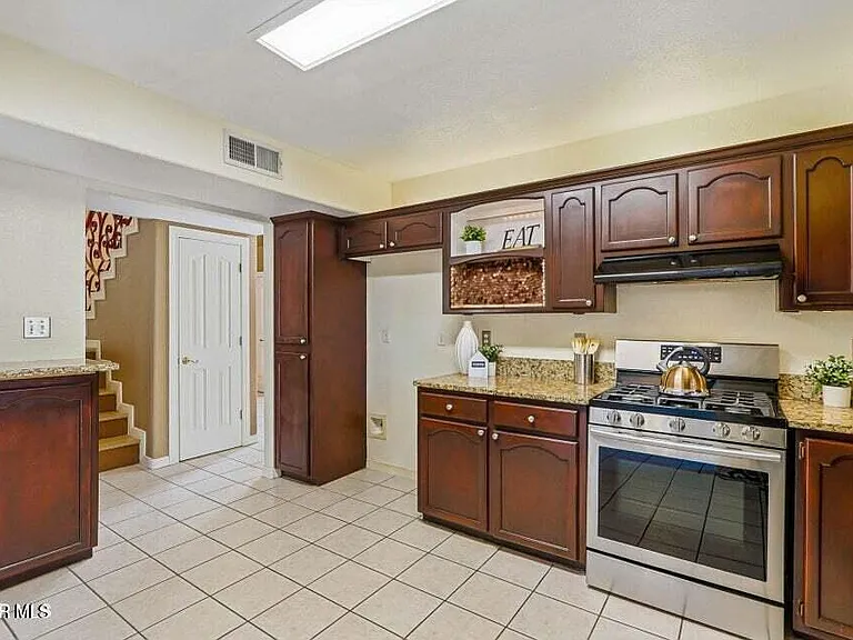 650 Vera Ct — Photo 10