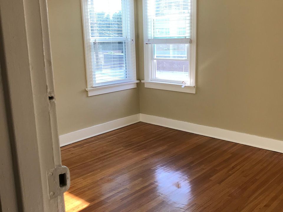 1st image of 631 1/2 N Plymouth Blvd