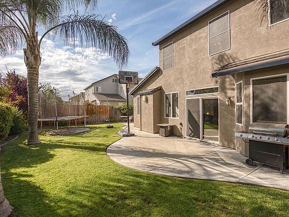 5th image of 1452 Primavera Ave