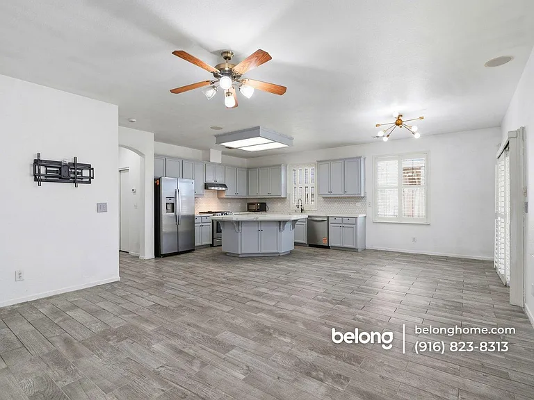 1714 Nicol Way — Photo 19
