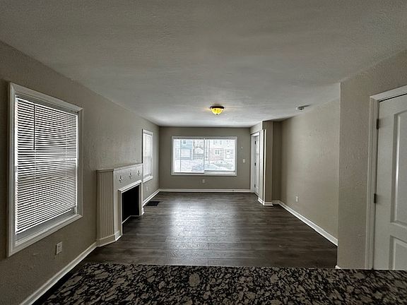 3rd image of 905 Geers Ave #B