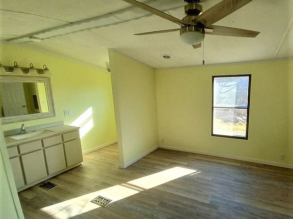 5th image of 1138 Whitesides Rd