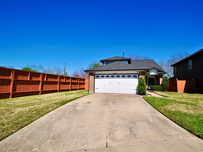 3330 Beran Dr — Photo 49