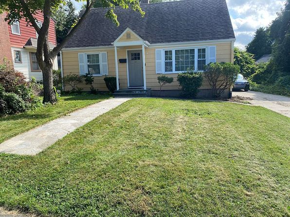 40 Woodland Ave