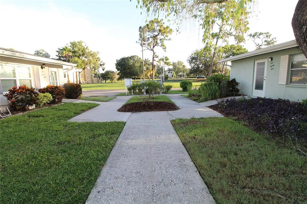 1 bed, 1.5 bath, 800 sqft, $1,475 — Photo 2
