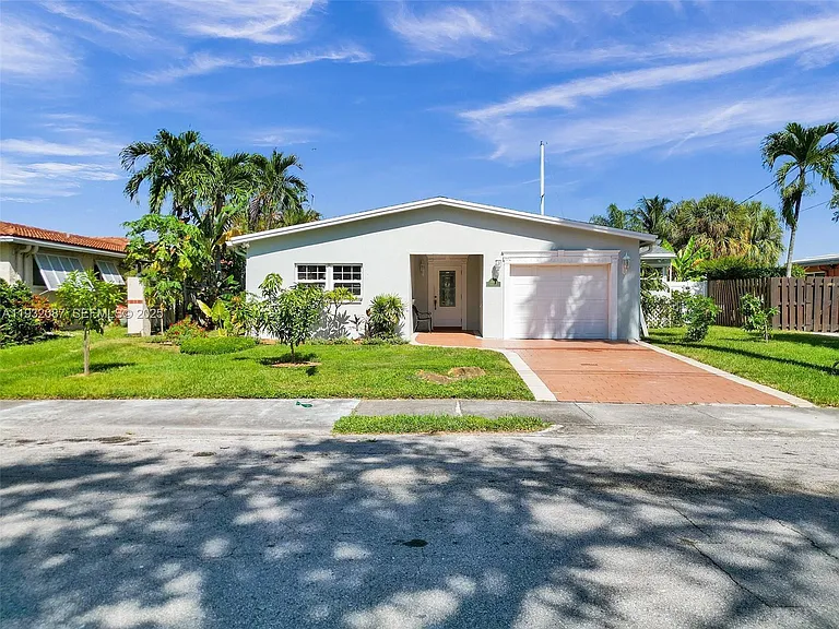 1205 Guava Isle — Photo 3