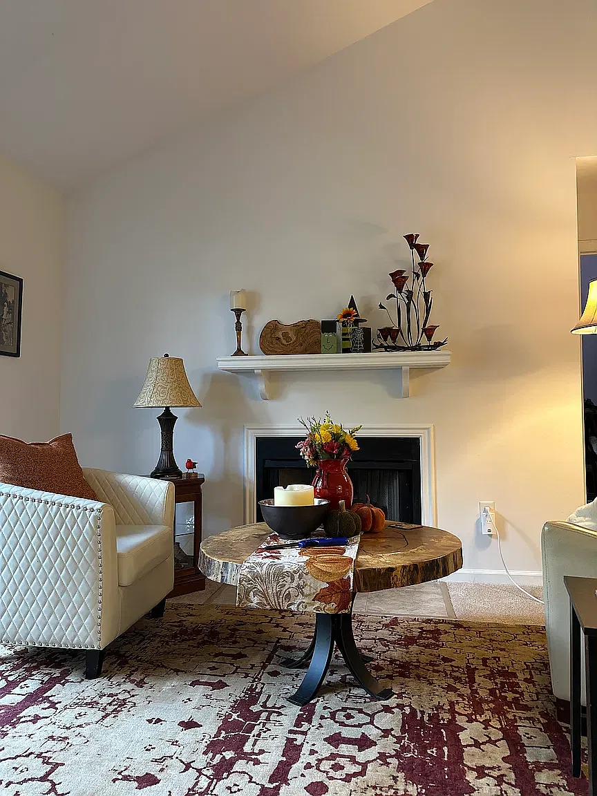 975 Oakwood Ave — Photo 2
