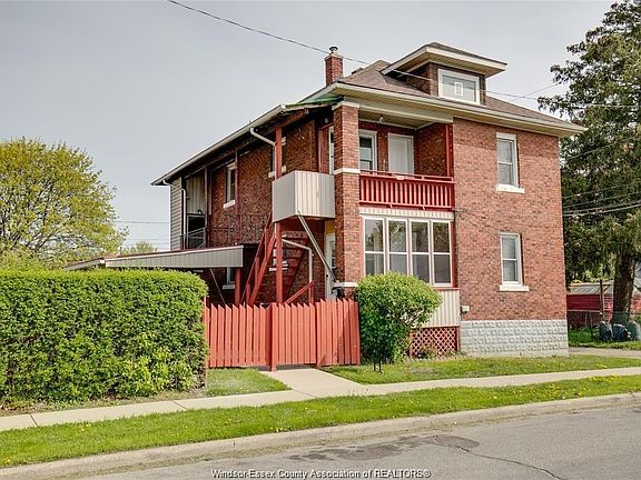 2nd image of 1240 Niagara St #1238