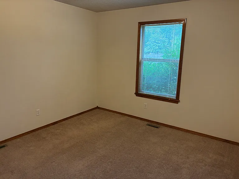 406 N Becky Cir — Photo 10