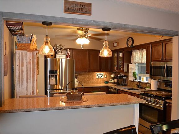 3rd image of 34 Linden Dr