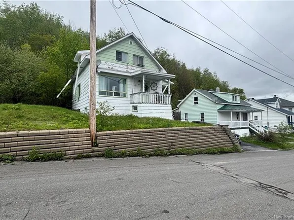 17 Daigle St, Edmundston, NB E3V 1L8