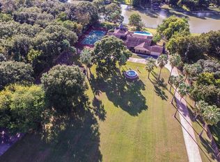 510 Alkire Lake Dr, Sugar Land, TX 77478