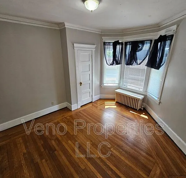 50 Manning Blvd #1 — Photo 6