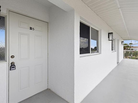 4th image of 26316 NADIR ROAD #B5