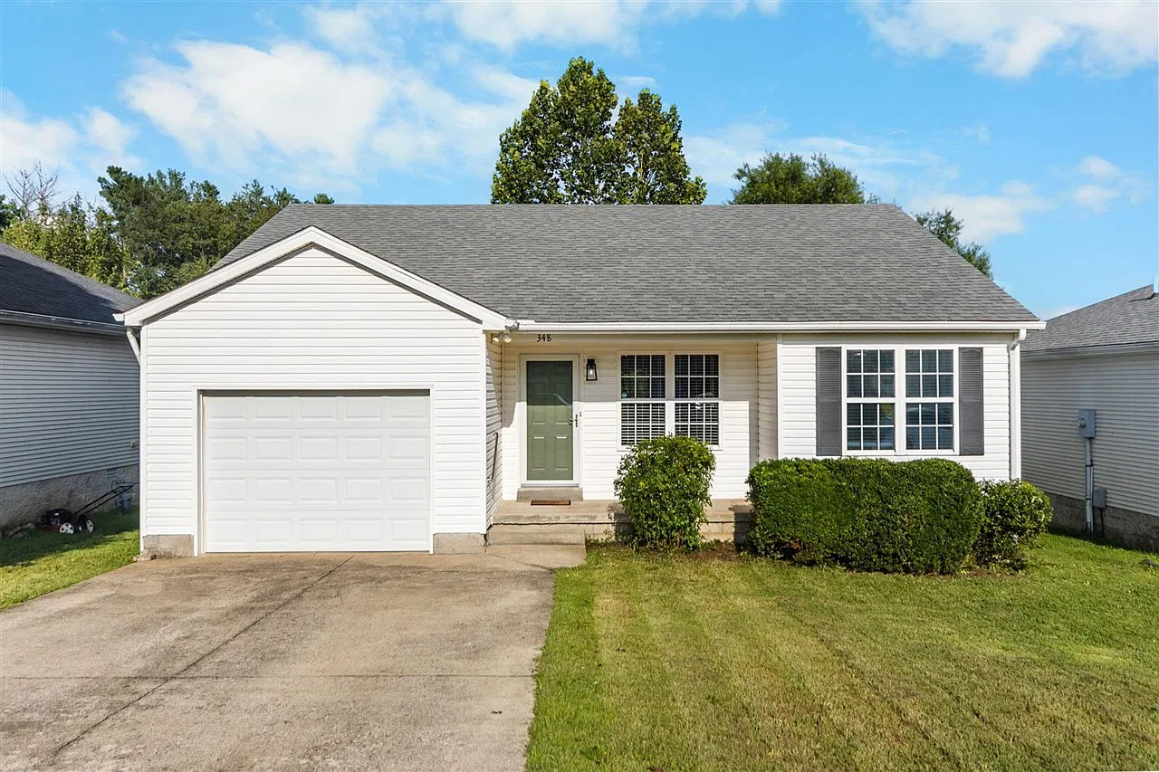 3 bed, 1177 sqft, $1,600 — Photo 1
