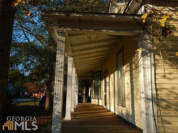 2nd image of 215 Johnson St