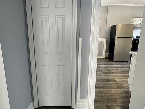 5th image of 305 Roseville Ave Floor 2