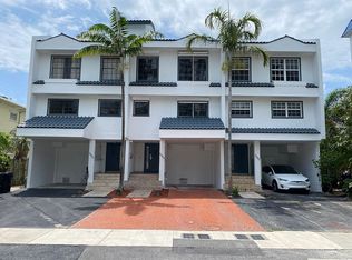 3830 NE 171st St, North Miami Beach, FL 33160