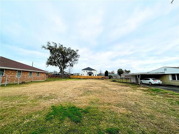 3rd image of 5311 Bancroft Dr