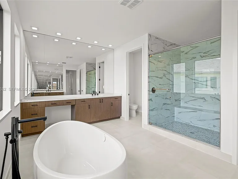 12865 Wingspan Ct — Photo 33
