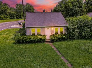 44120 Utica Rd, Utica, MI 48317