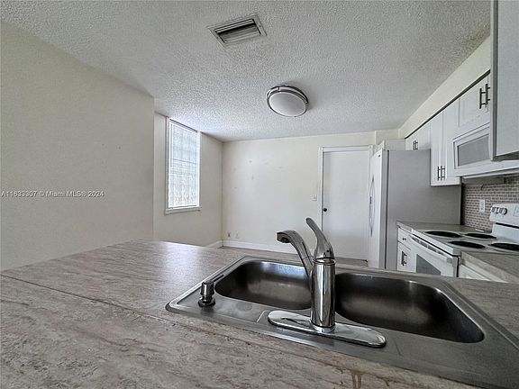 2nd image of 1611 Sorrento Dr