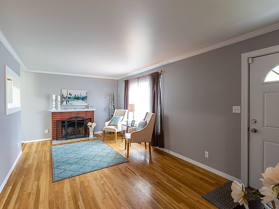 2nd image of 1809 E Thurston Ave