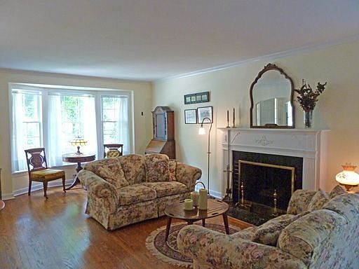 2nd image of 300 N Park Blvd