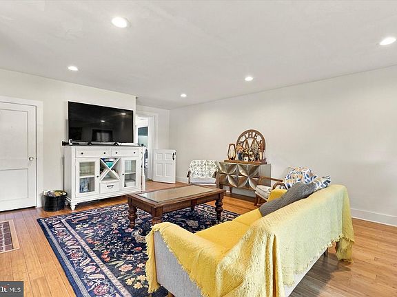 4th image of 4125 Pilgrim Rd
