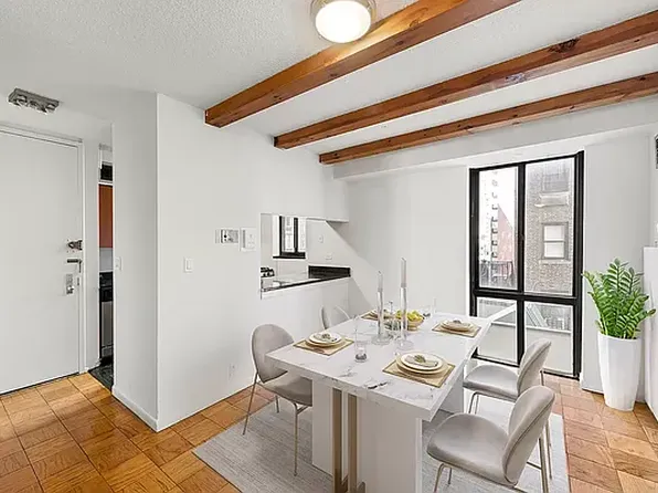 360 East 57th Street image 2 of 16