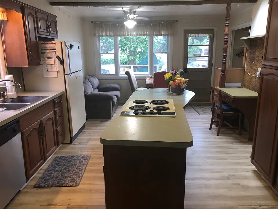 606 S Wilbur Ave #1