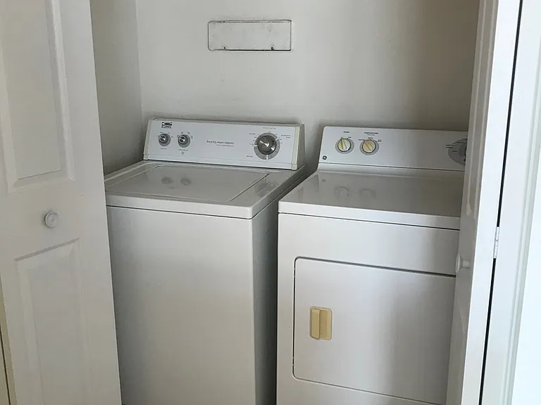 901 Illinois St — Photo 12